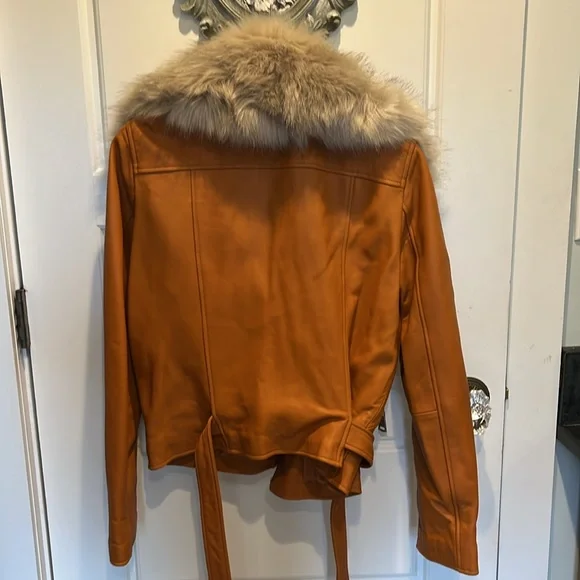 Amaryllis Leather coat with faux collar - Picture 5 of 8